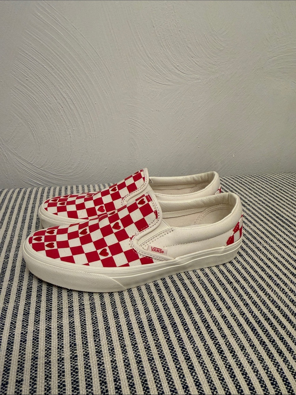 Vans Red Heart Checkered Size W8.5